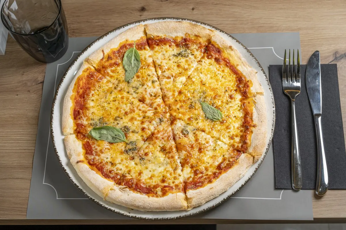 Pizza cuatro quesos
